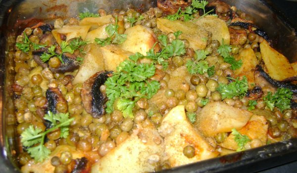 Картофена запеканка с гъби и грах