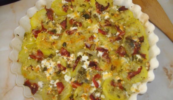 Картофена запеканка със сирене и чушки