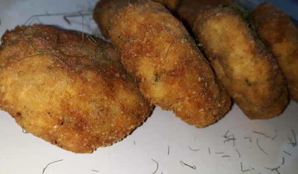 Картофени кюфтета с грах и царевица