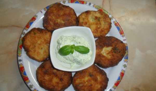 Картофени кюфтета с праз и сирене