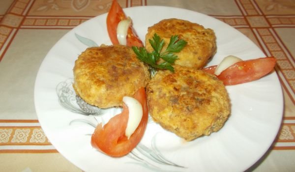 Картофени кюфтета със сирене и магданоз