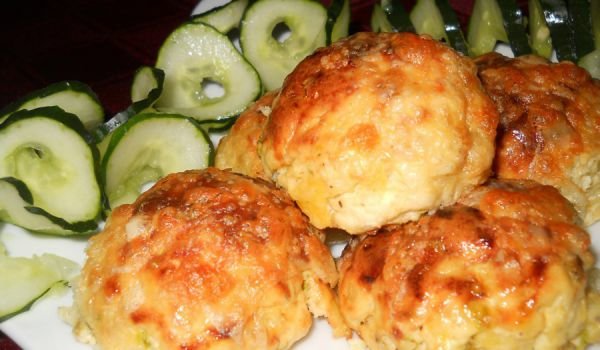 Картофени кълбенца с тиквички и извара