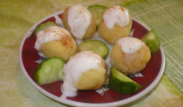 Картофени топчета със заливка