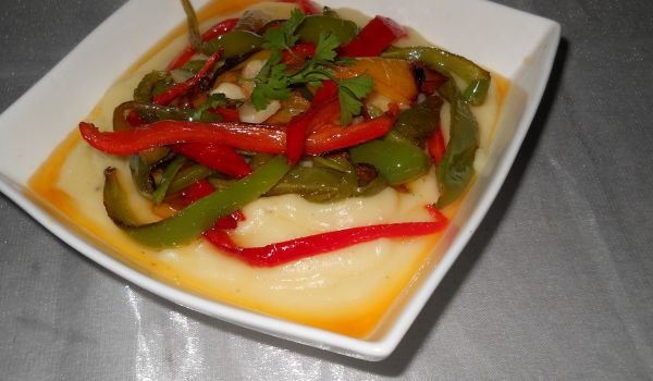Картофено пюре с ароматни чушки