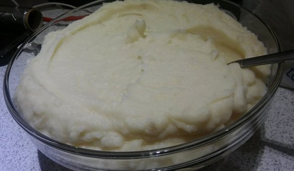 Картофено пюре с боб от консерва
