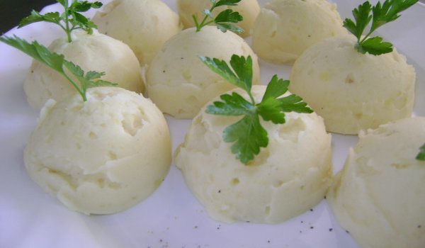 Картофено пюренце с подправки и масло