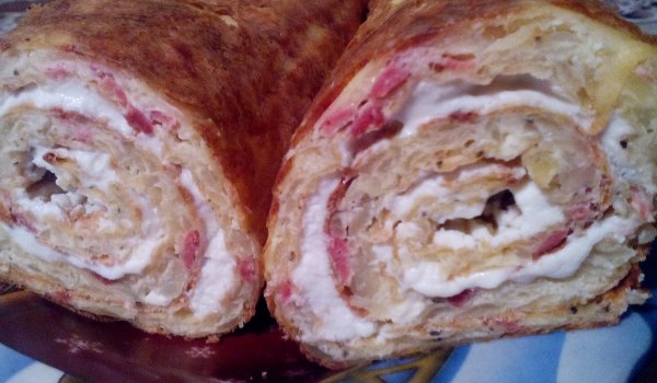Картофено руло с колбас и сирена