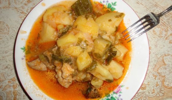 Картофи и тиквички със свинско месо