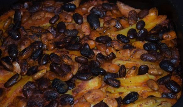 Картофи с фасулевица на фурна