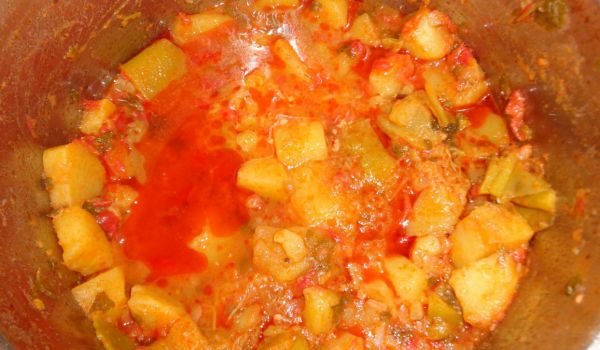 Картофи с гювеч