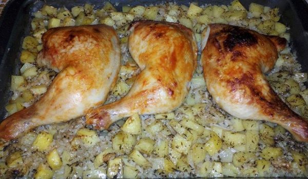 Картофи с ориз и бутчета