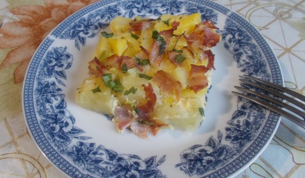 Картофи с праз, бекон и сметана