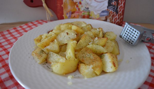 Картофи соте с копър и чесън