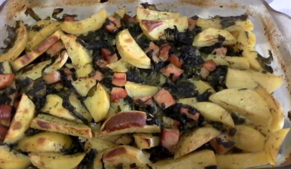 Картофи със спанак и пушено филе на фурна