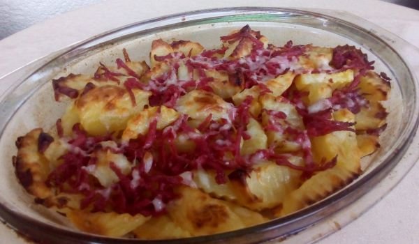 Картофки с колбас и кашкавал във фурна