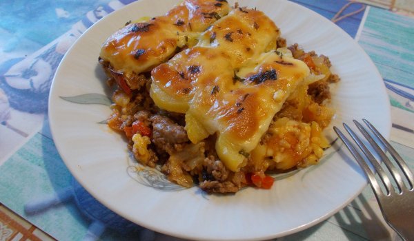 Кашкавалена мусака за гладници