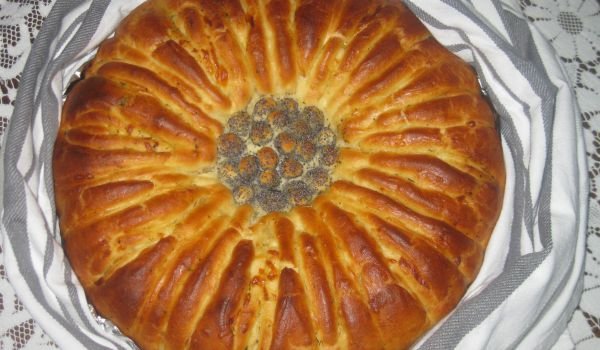 Кашкавалена пита с подправки