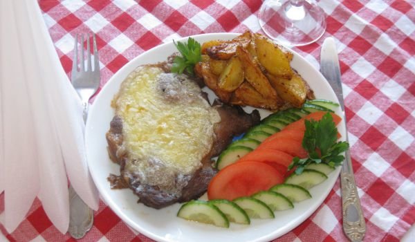 Кашкавалени пържоли