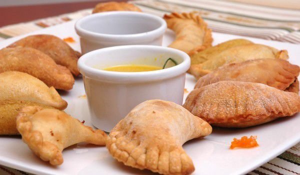 Кавказки кифлички с пиле и картофи