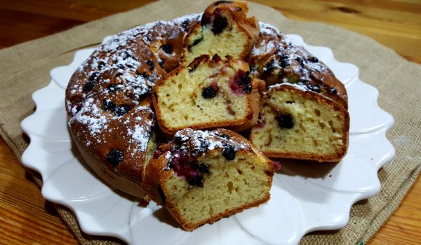 Кекс с горски плодове