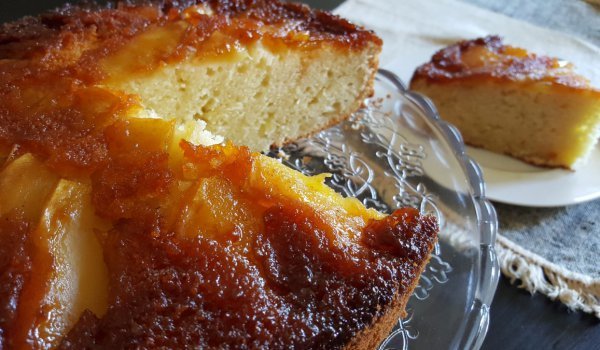 Кекс с ябълки и карамел