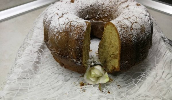 Кекс с жълта лимонада