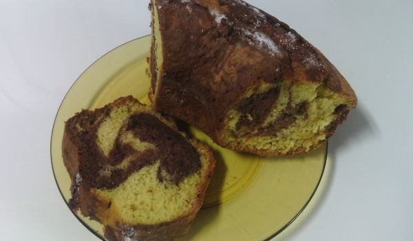 Кекс с какао и портокалов сок