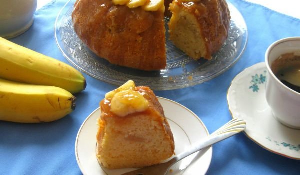 Кекс с карамелизирани банани