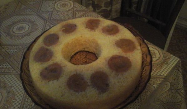 Кекс с компот от праскови