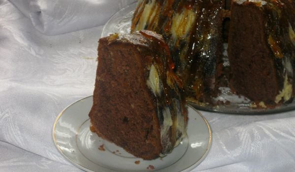 Кекс с маслен крем и карамел