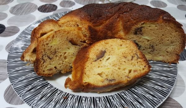 Кекс с масло и плодове