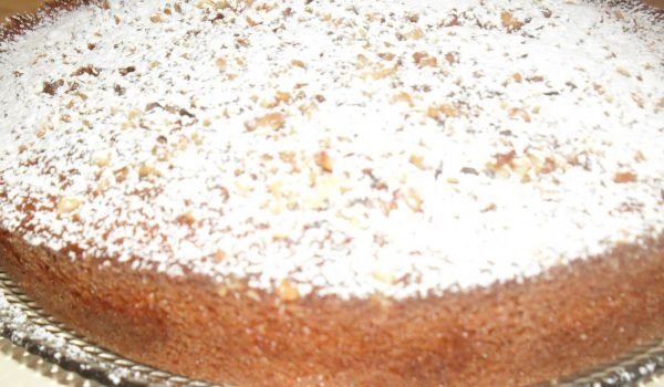 Кекс с много локум и орехи