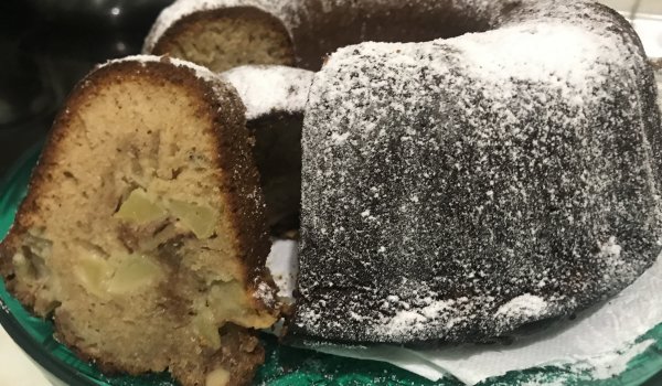Кекс с парченца ябълки