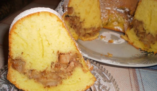 Кекс-щрудел с ябълкова плънка