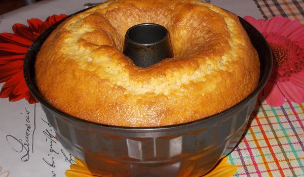 Кекс със сметана и орехи