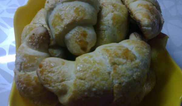 Кифли с домашно сладко