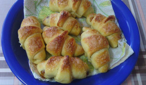 Кифли с мармалад и кисело мляко