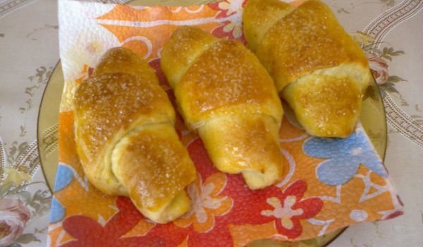 Кифли с орехи и шипков мармалад