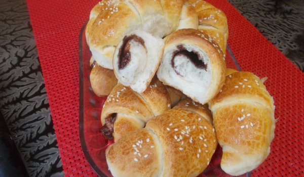 Кифли с течен шоколад