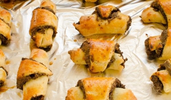 Кифлички без яйца, с орехова плънка