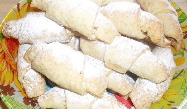 Кифлички с домашно сладко от смокини