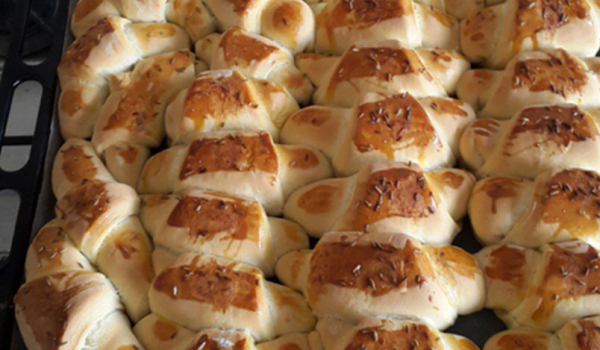 Кифлички с ябълков мармалад