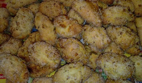 Кифлички с локум и орехи