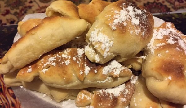 Кифлички с локум