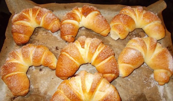 Кифлички с шафран