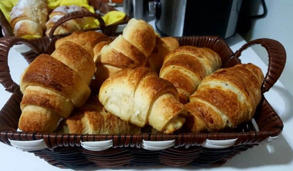 Кифлички със сирене