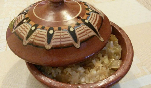 Кисело зеле с ориз в гювече