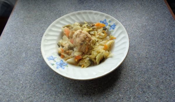 Кисело зеле с пилешки гърди