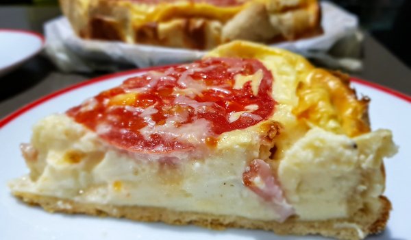 Киш с бекон и домати