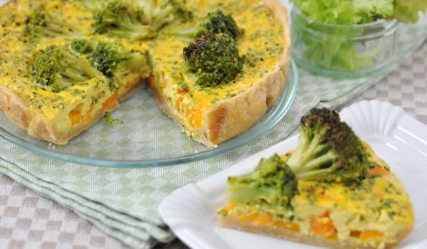 Киш с моркови и броколи